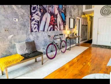Main picture of 1517 W Girard Ave