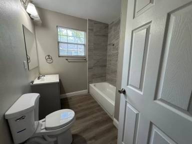 Main picture of 702 Saint Clair St