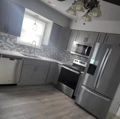 Main picture of 801 Portland St