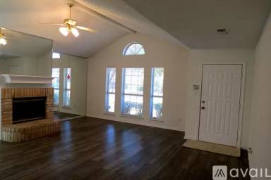 Main picture of 8128 Rambler Rose St