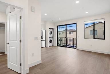 Main picture of 4649 Arizona St
