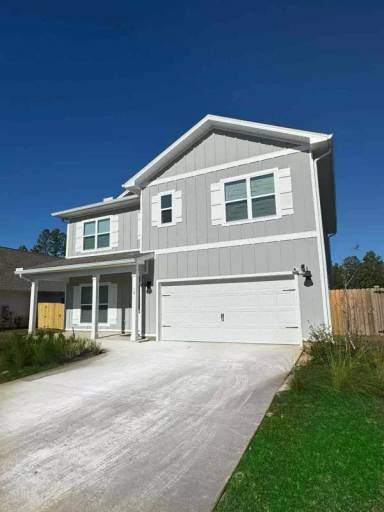 Main picture of 10 Oak Trees Ln W
