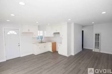 Main picture of 1231 E 53rd St