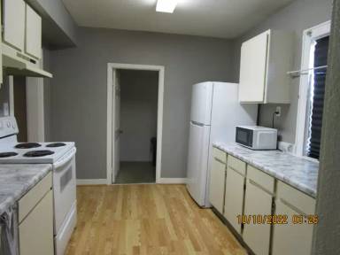 Main picture of 6 6th St S