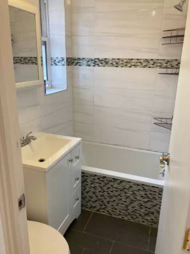Main picture of 35 Kensington Ave