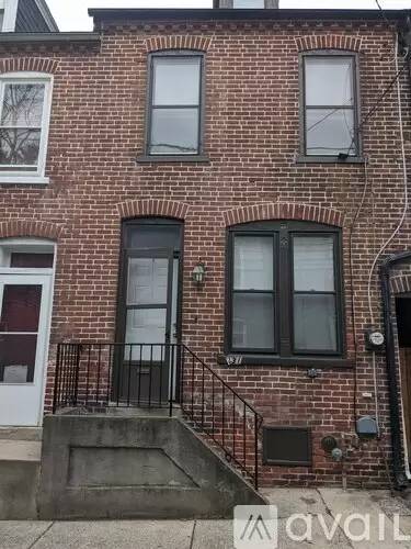 Main picture of 231 N Fountain St