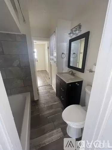 Main picture of 5023 Bakman Ave