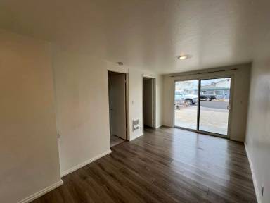 Main picture of 421-423 La Jolla St