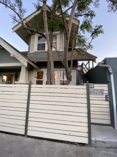 Main picture of 642 E 10th St