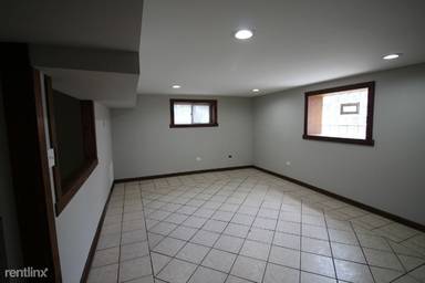 Main picture of 4402 W Belden St