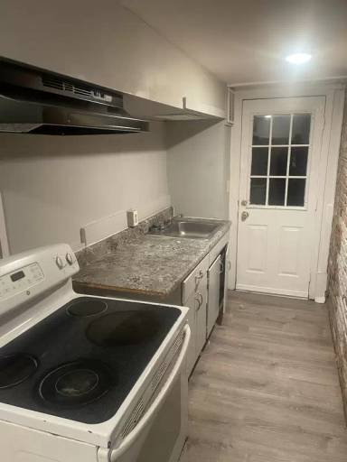 Main picture of 146 Clinton St