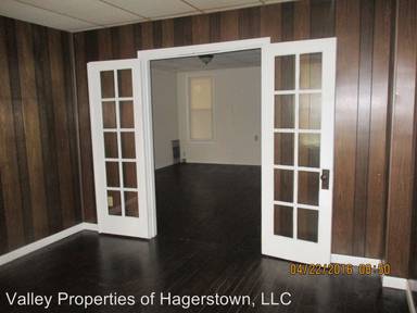 Main picture of 525 N Mulberry St