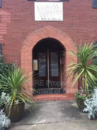 Main picture of 821 NE 29th Ave