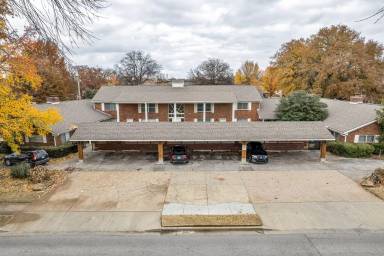 Main picture of 111 E 41st St