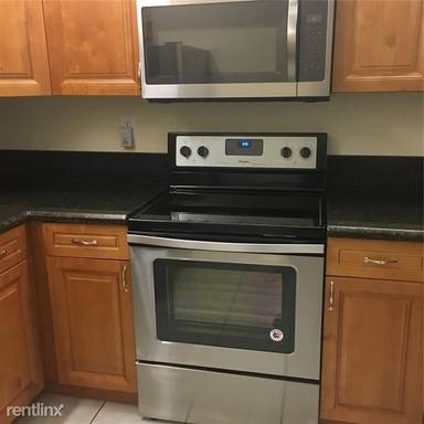 Main picture of 10572 Royal Palm Blvd