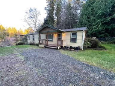 Main picture of 17711 Bass Ln NW