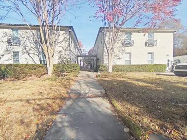 Main picture of 48 Peachtree Ave NE