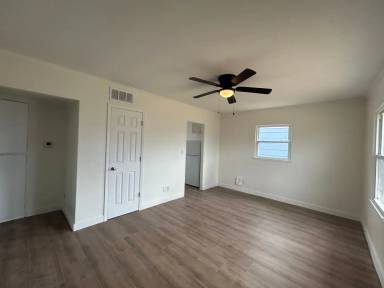 Main picture of 923 43rd Ave