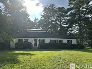 Main picture of 1045 Forrest Blvd