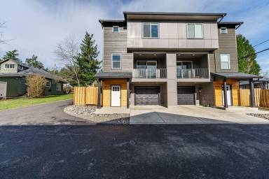 Main picture of 806 NW 7th Ave