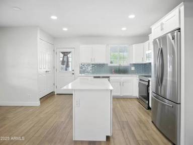 Main picture of 4006 N 11th Ave