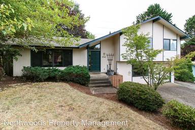 Main picture of 2740 Fillmore St