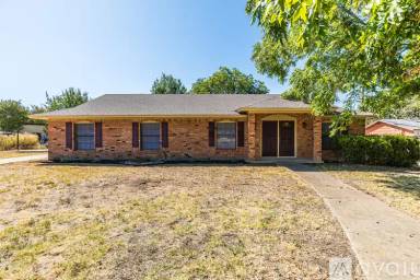 Main picture of 250 Lux Dr