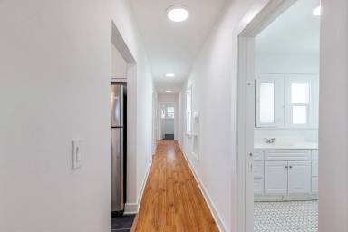 Main picture of 222 N New Hampshire Ave