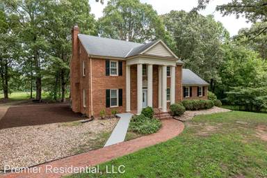 Main picture of 250 Broad Street Rd