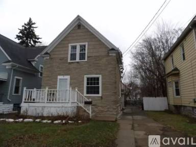 Main picture of 65 Deerfield Ave