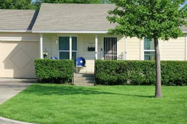 Main picture of 5832 Locke Ave