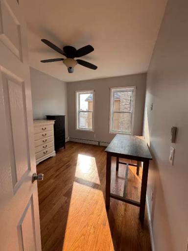 Main picture of 1009 Avenue C