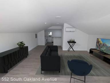 Main picture of 552 S Oakland Ave