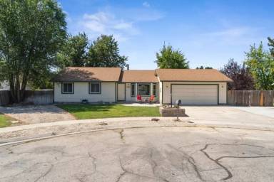 Main picture of 5591 N Marlboro Ave
