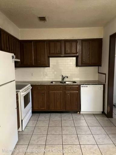 Main picture of 902 4th Ter