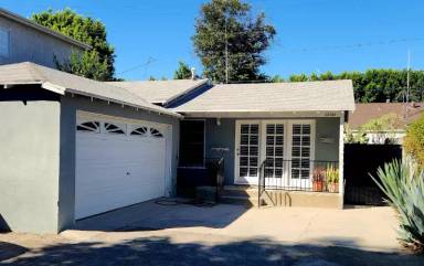 Main picture of 12143 Moorpark St