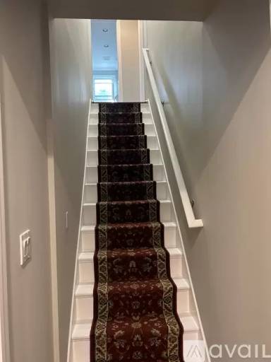 Main picture of 603 Manhattan Ave