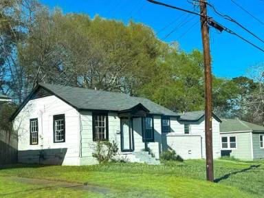 Main picture of 128 Treehaven Dr