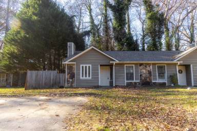 Main picture of 2142 Valley Oaks Dr SE
