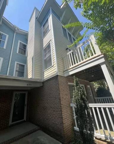 Main picture of 8171 N View Blvd