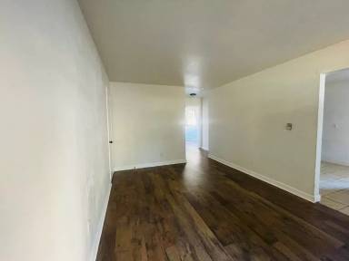 Main picture of 1020 W 37th St