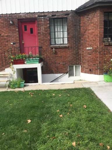 Main picture of 1012 W Ofarrell St