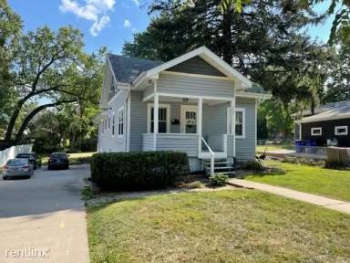 Main picture of 121 Highland Dr