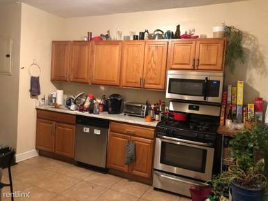 Main picture of 110 Paris St