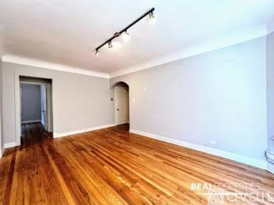 Main picture of 2325 N Rockwell St