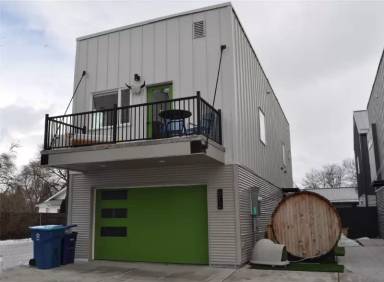 Main picture of 512 W Bickford St