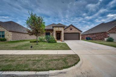Main picture of 1539 Woodlake Dr