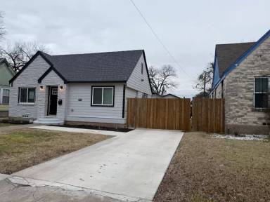Main picture of 1019 E Waco Ave
