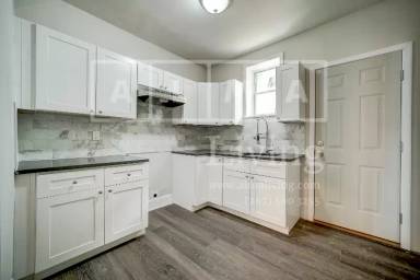 Main picture of 842 E Westmoreland St