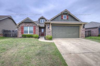 Main picture of 3911 W 105th St S